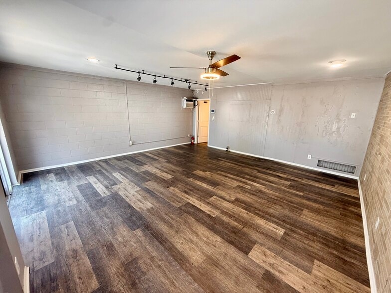 1340-1342 Washington Ave, Loveland, CO for lease - Interior Photo - Image 3 of 8