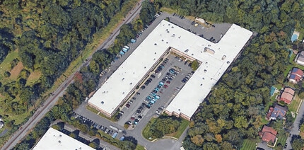 711 Executive Blvd, Valley Cottage, NY for lease Building Photo- Image 2 of 6