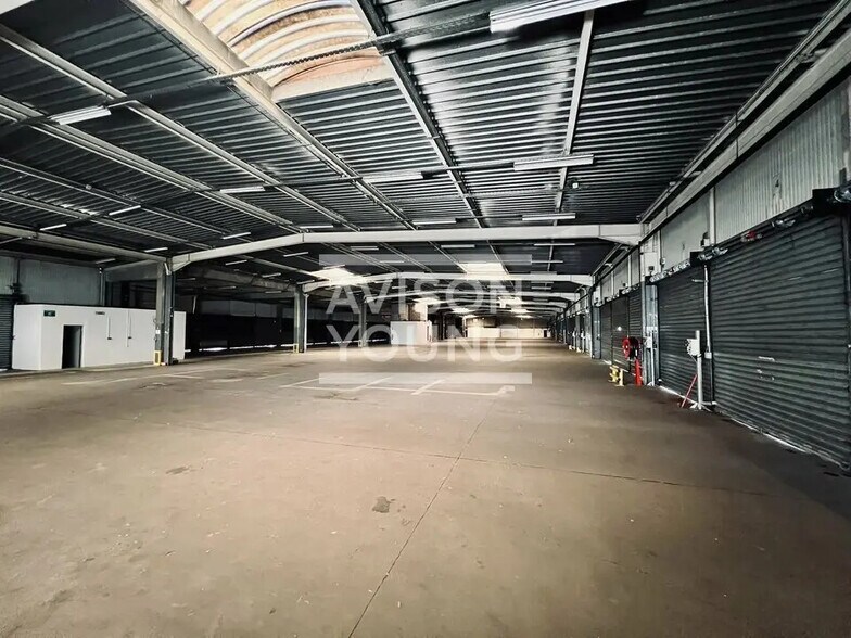 Flex in Aulnay-sous-Bois for lease - Interior Photo - Image 1 of 10