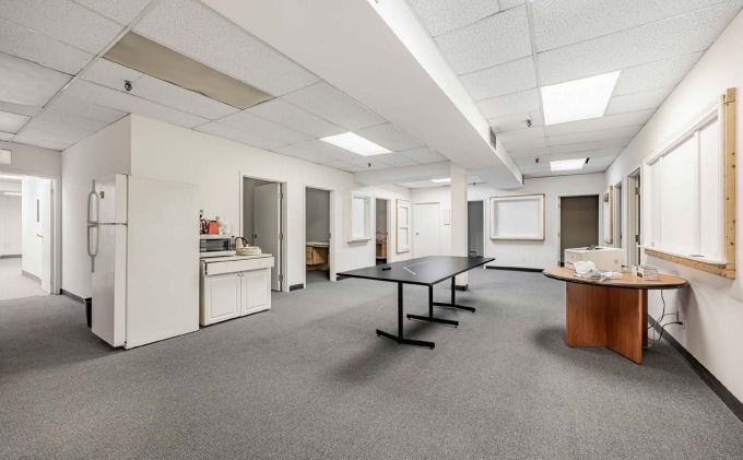 3295 Dufferin St, Toronto, ON à louer Photo intérieure- Image 1 de 3