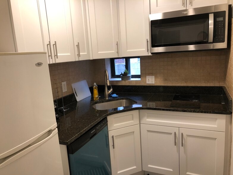 238 S 22nd St, Philadelphia, PA for sale - Interior Photo - Image 2 of 13