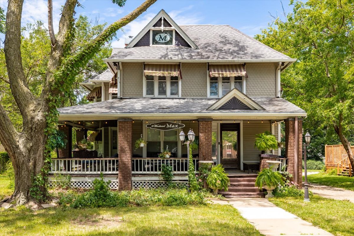 1263 SW Fillmore St, Topeka, KS for sale Primary Photo- Image 1 of 58