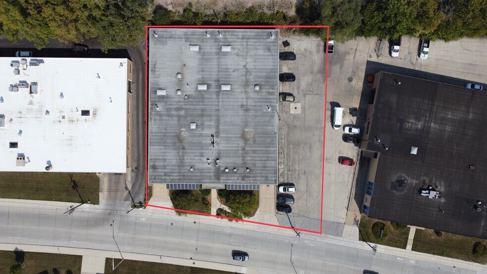 2415 Braga Dr, Broadview, IL à vendre - Photo du bâtiment - Image 3 de 14