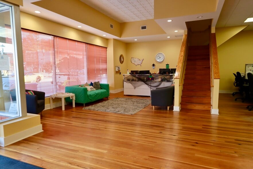 119 W Main St, Elkin, NC for sale - Building Photo - Image 2 of 7