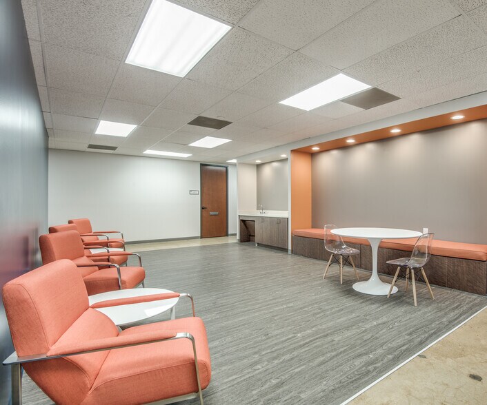 9550 Forest Ln, Dallas, TX à louer - Photo intérieure - Image 3 de 6