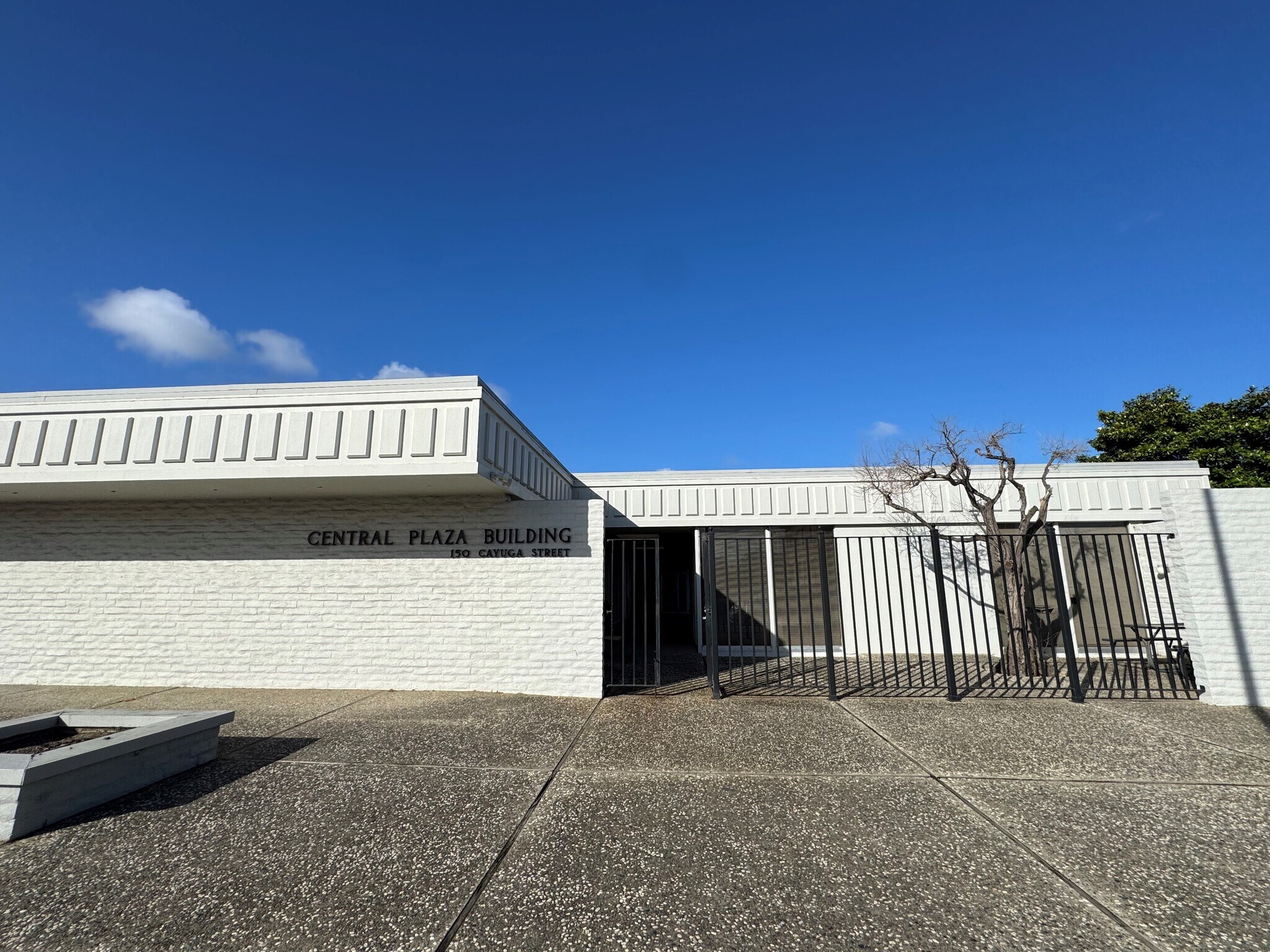 150 Cayuga St, Salinas, CA à louer Photo du bâtiment- Image 1 de 4