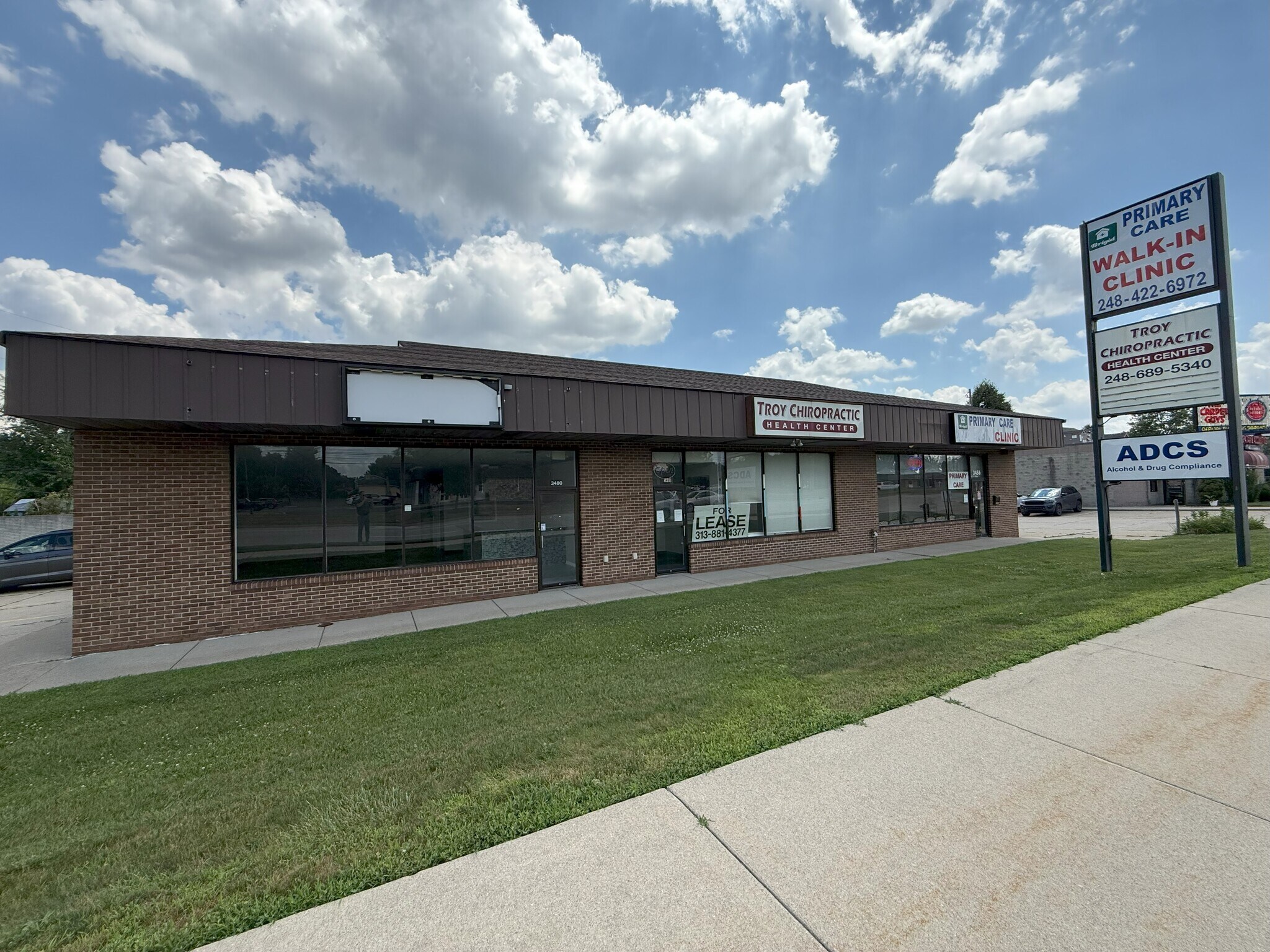 3468-3480 Rochester Rd, Troy, MI à louer Photo du bâtiment- Image 1 de 10