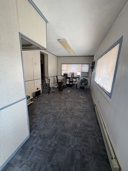 95 Franklin Ave, Valley Stream, NY for sale - Interior Photo - Image 2 of 8