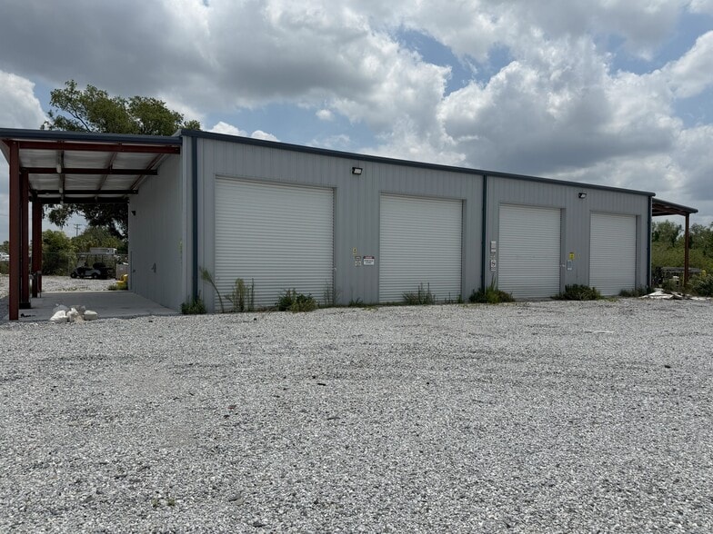 2909 Sammonds Rd, Plant City, FL à louer - Photo du bâtiment - Image 3 de 19