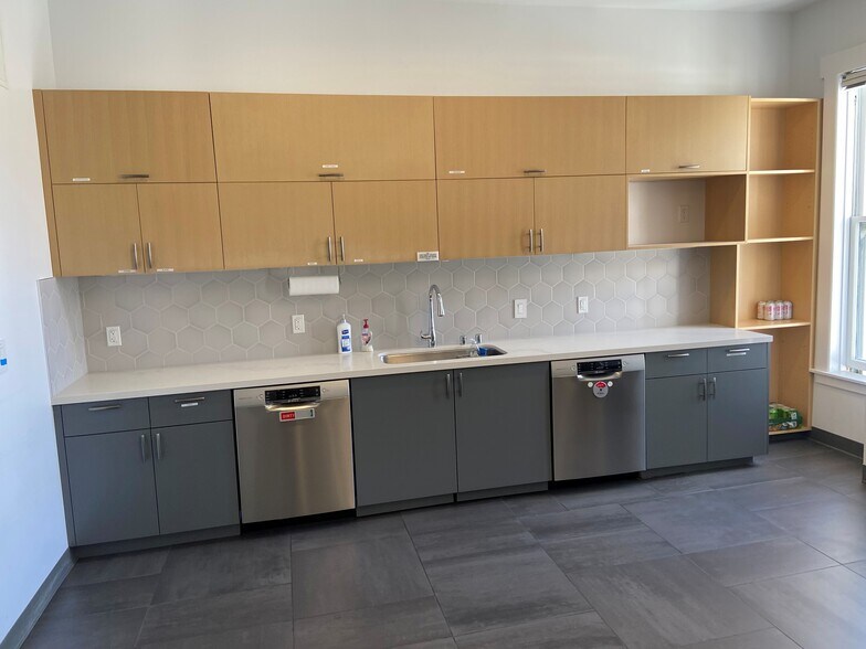 2484 Shattuck Ave, Berkeley, CA à louer - Photo du bâtiment - Image 3 de 5