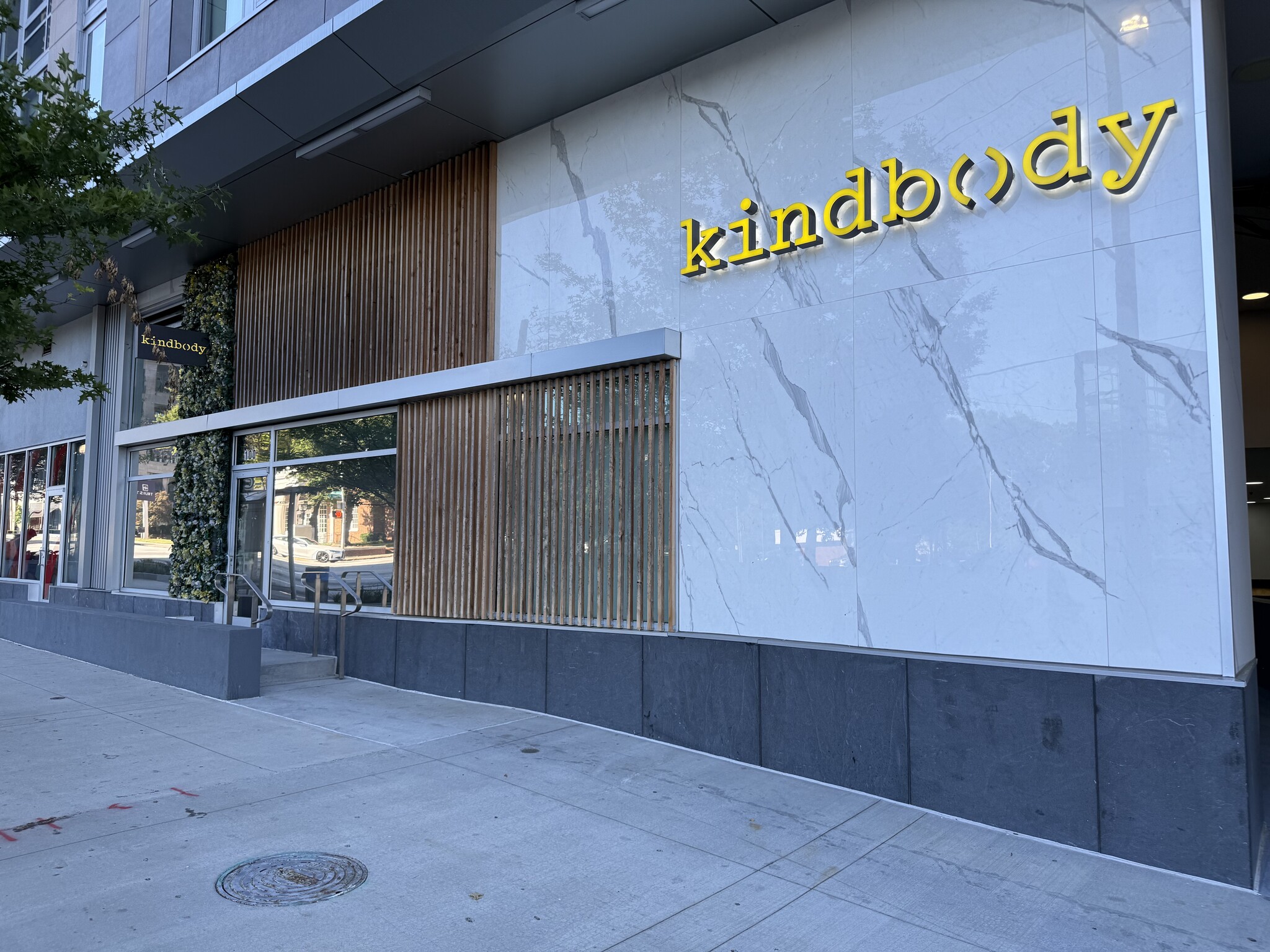 3005 Peachtree Rd NE, Atlanta, GA for lease Building Photo- Image 1 of 13