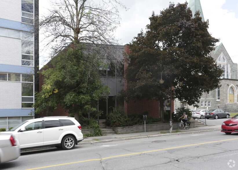 227 Boul Saint-Joseph, Gatineau, QC for sale - Building Photo - Image 2 of 5