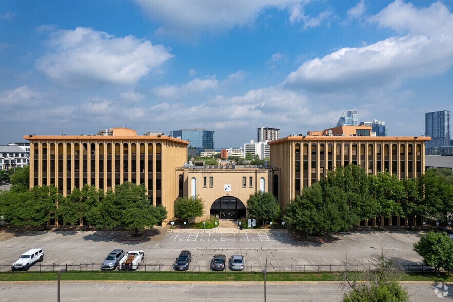 150 Riverside Dr E, Austin, TX à louer - Photo du bâtiment - Image 3 de 6