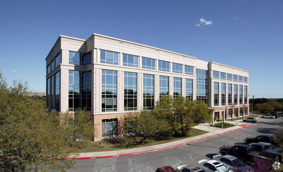 800 E Sonterra Blvd, San Antonio, TX à louer - Photo du bâtiment - Image 2 de 17