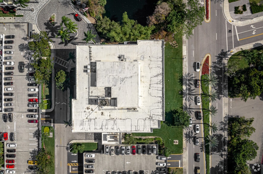 20801 Biscayne Blvd, Aventura, FL for lease - Aerial - Image 2 of 22