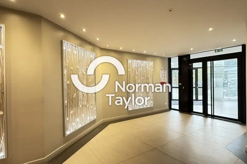 Office in Montpellier for lease - Building Photo - Image 2 of 6