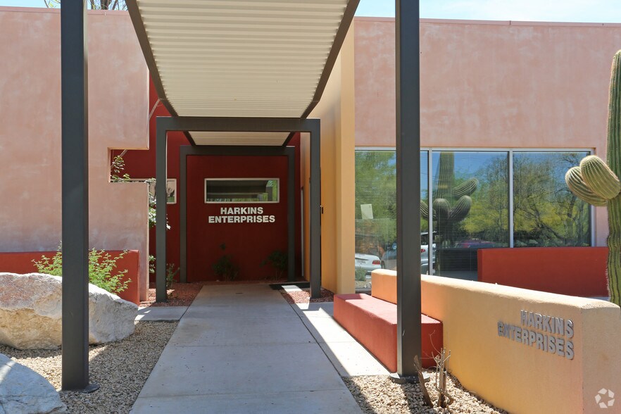 7507-7511 E McDonald Dr, Scottsdale, AZ à louer - Photo du bâtiment - Image 3 de 25