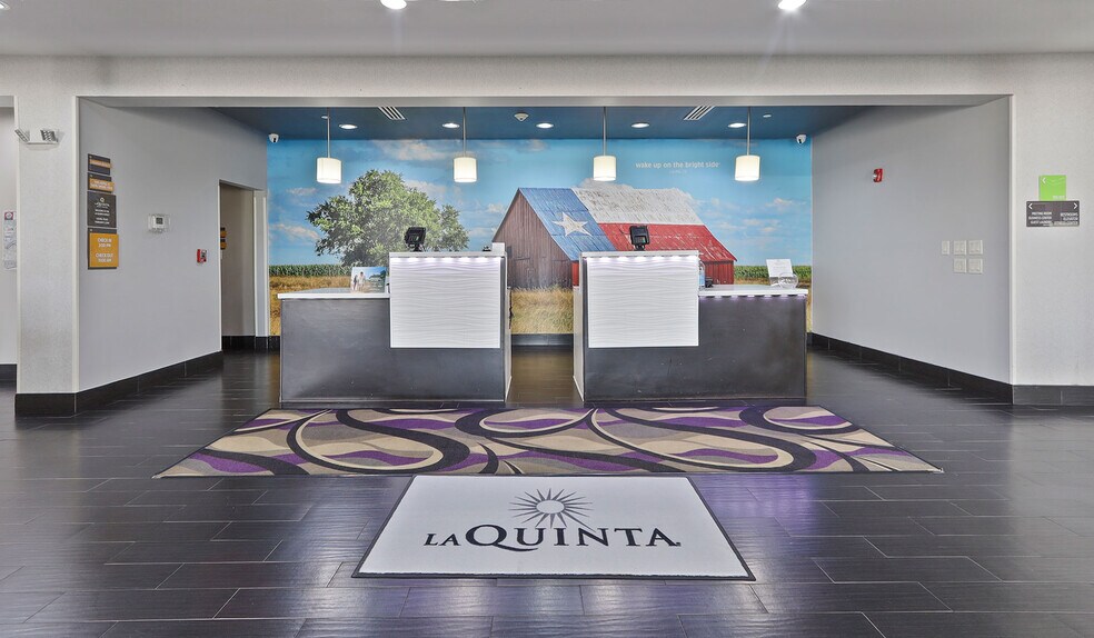 203 E Highway 90, Luling, TX à vendre - Photo du bâtiment - Image 3 de 19