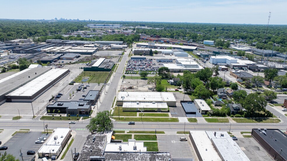 Garden Fresh (HQ) – Ferndale, MI portefeuille de 4 propriétés à vendre sur LoopNet.ca - Photo du bâtiment - Image 3 de 16