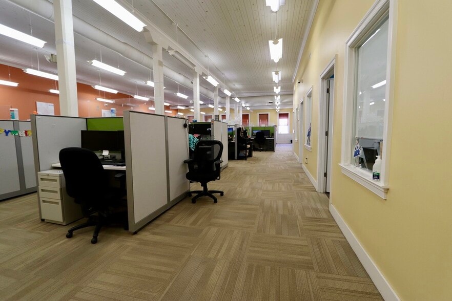 119 W Main St, Elkin, NC for sale - Building Photo - Image 3 of 7