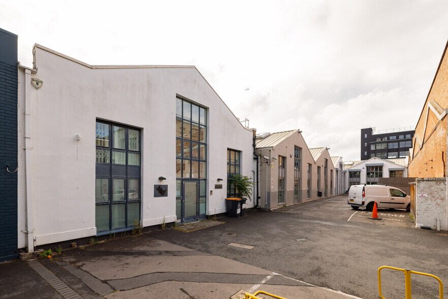 2 Vencourt Pl, London for lease - Building Photo - Image 3 of 30