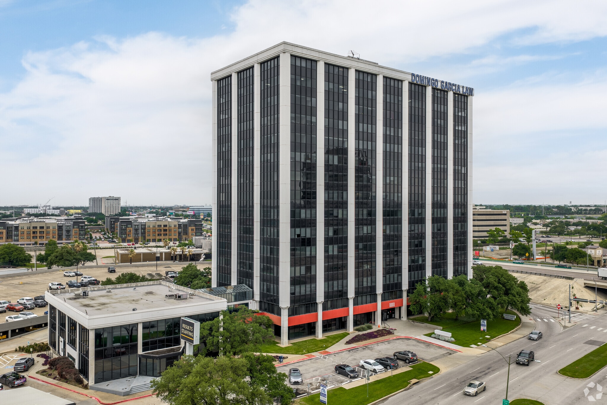1111 W Mockingbird Ln, Dallas, TX for lease Building Photo- Image 1 of 21