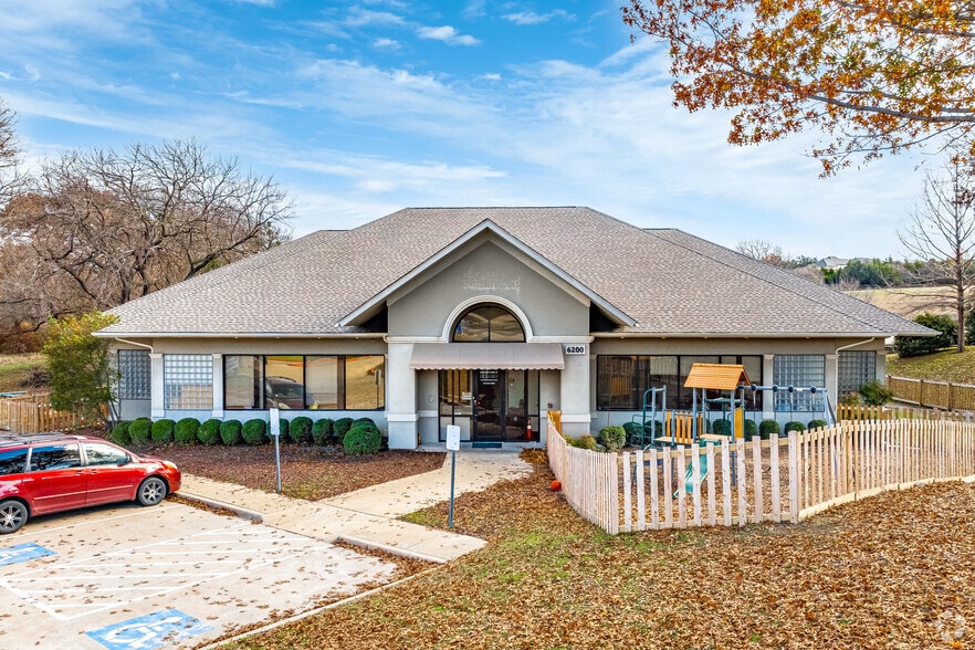 6200 W Virginia Pky, McKinney, TX à louer - Photo du bâtiment - Image 2 de 4