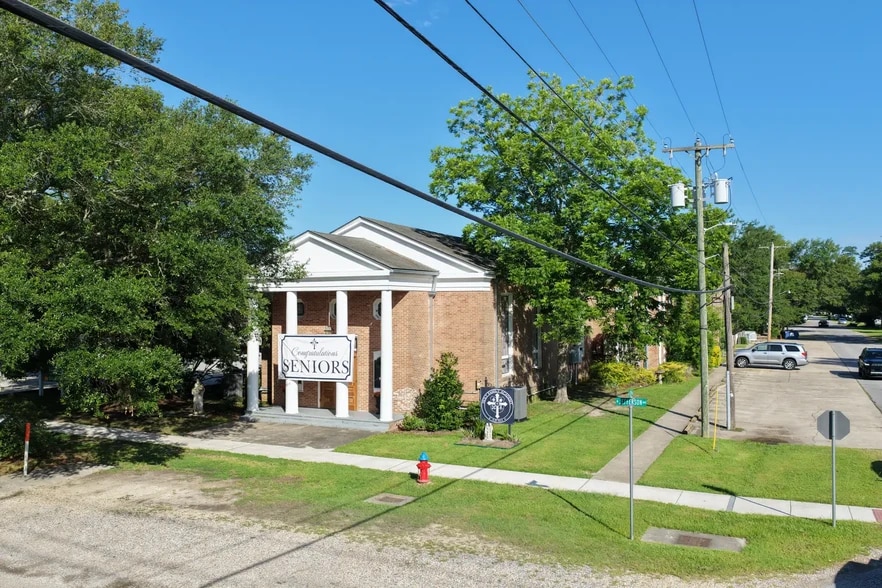 227 N Jefferson Ave, Covington, LA for lease - Building Photo - Image 2 of 5