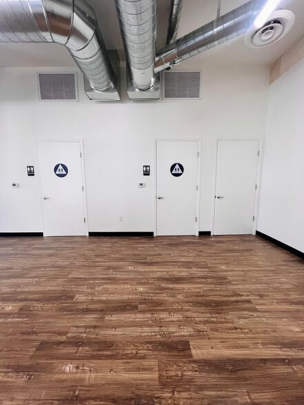 6000 S Gramercy Pl, Los Angeles, CA for lease - Building Photo - Image 3 of 5
