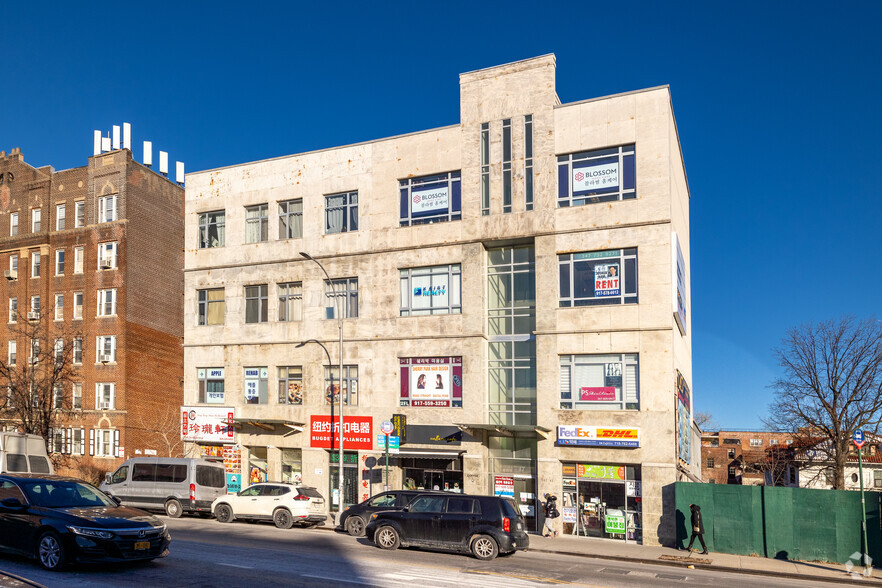 141-43 Northern Blvd, Flushing, NY for sale - Building Photo - Image 2 of 6