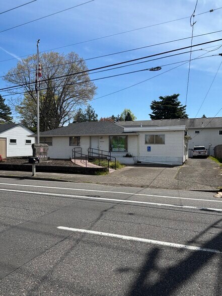 12440 NE Halsey St, Portland, OR à vendre - Photo du bâtiment - Image 3 de 5