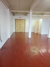 208 S Pulaski St, Baltimore, MD for lease Interior Photo- Image 2 of 13