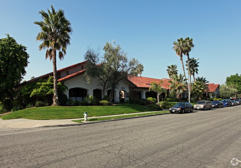 745 E Locust St, Fresno, CA à louer - Photo principale - Image 2 de 10