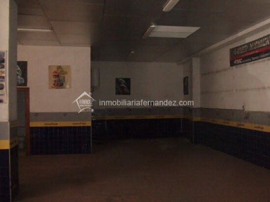 Commerce de détail dans Cáceres, Cáceres à vendre - Photo du bâtiment - Image 2 de 8