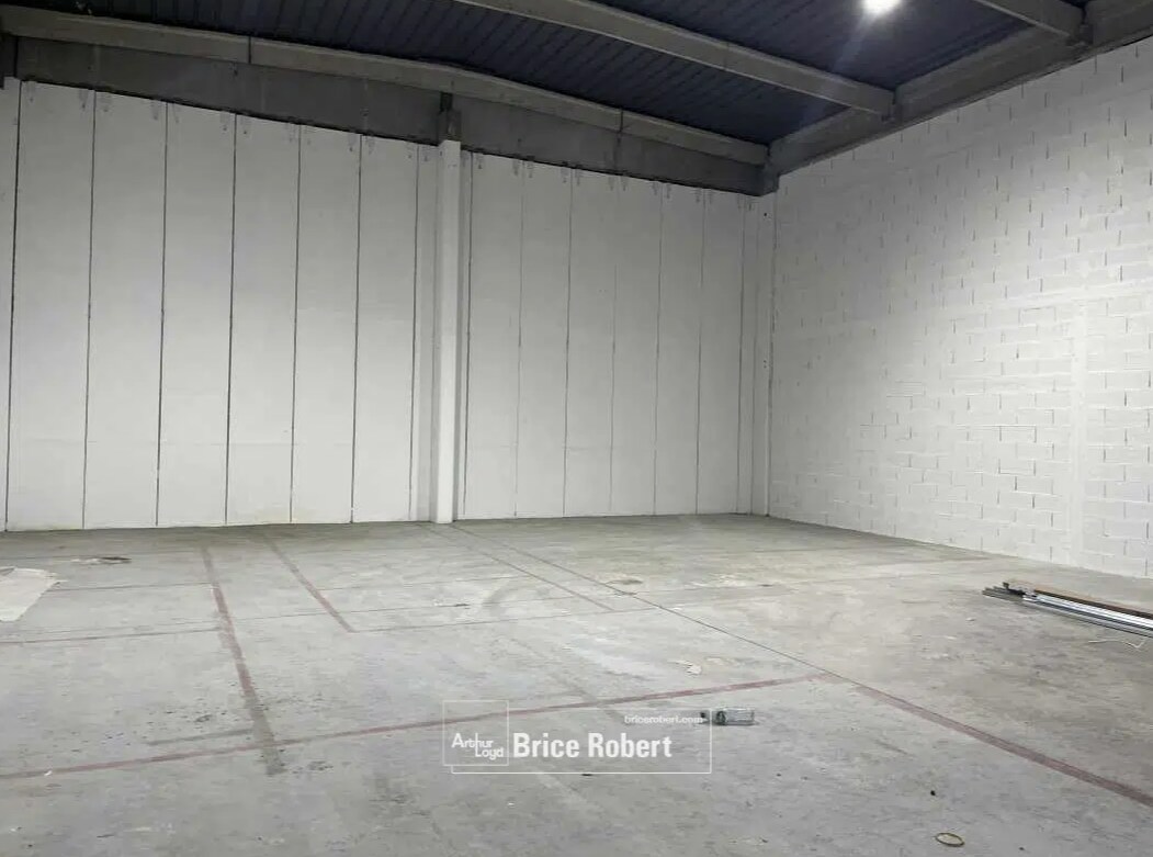 Saint-Priest, RHO 69800 - Unit 1 -  - Interior Photo - Image 1 of 5