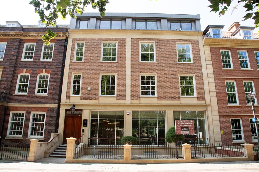 31-32 Queen Sq, Bristol for lease - Building Photo - Image 2 of 4