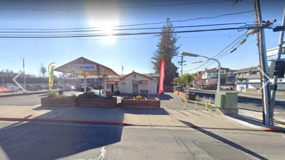 2900 Willow Pass Rd, Concord, CA à vendre - Photo du bâtiment - Image 1 de 3