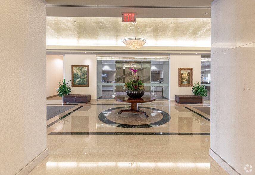 150 E palmetto park Rd, Boca Raton, FL for lease - Lobby - Image 3 of 4