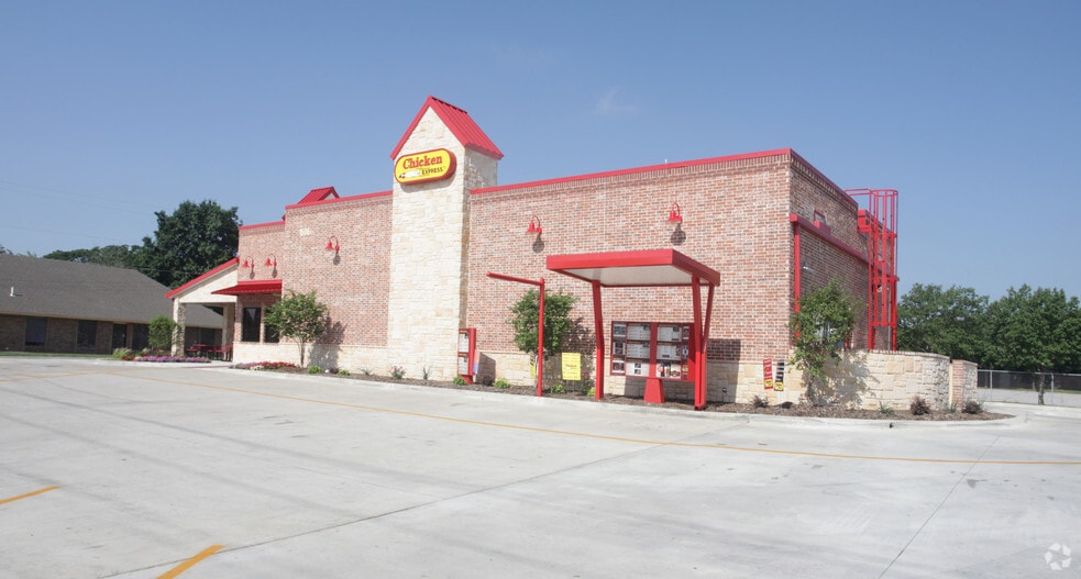 1606 E Cooper St, Arlington, TX for sale - Building Photo - Image 2 of 3
