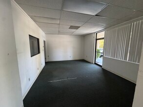 7920 Alta Sunrise Ln, Citrus Heights, CA for lease Interior Photo- Image 2 of 9