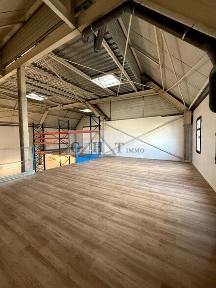 Industrial in Neuilly-sur-Marne for lease - Building Photo - Image 2 of 5