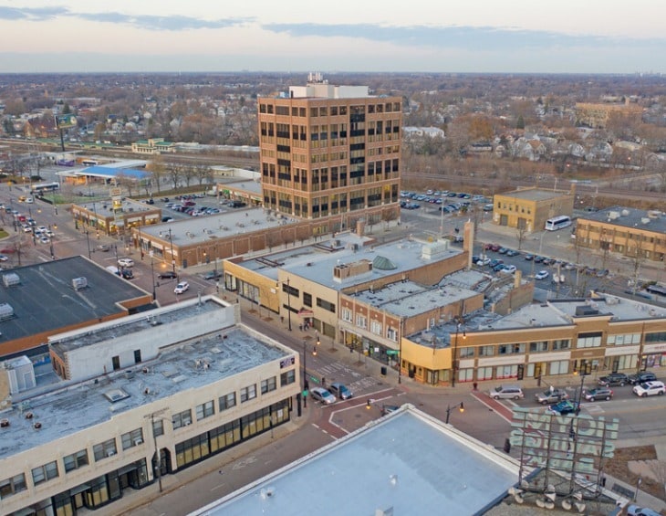 4811 N Milwaukee Ave, Chicago, IL for lease - Primary Photo - Image 2 of 10