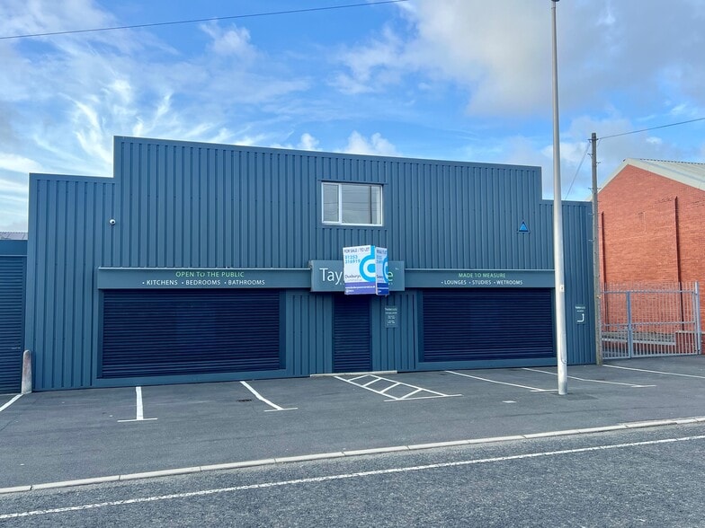 1A Cornford Rd, Blackpool for lease - Building Photo - Image 1 of 21