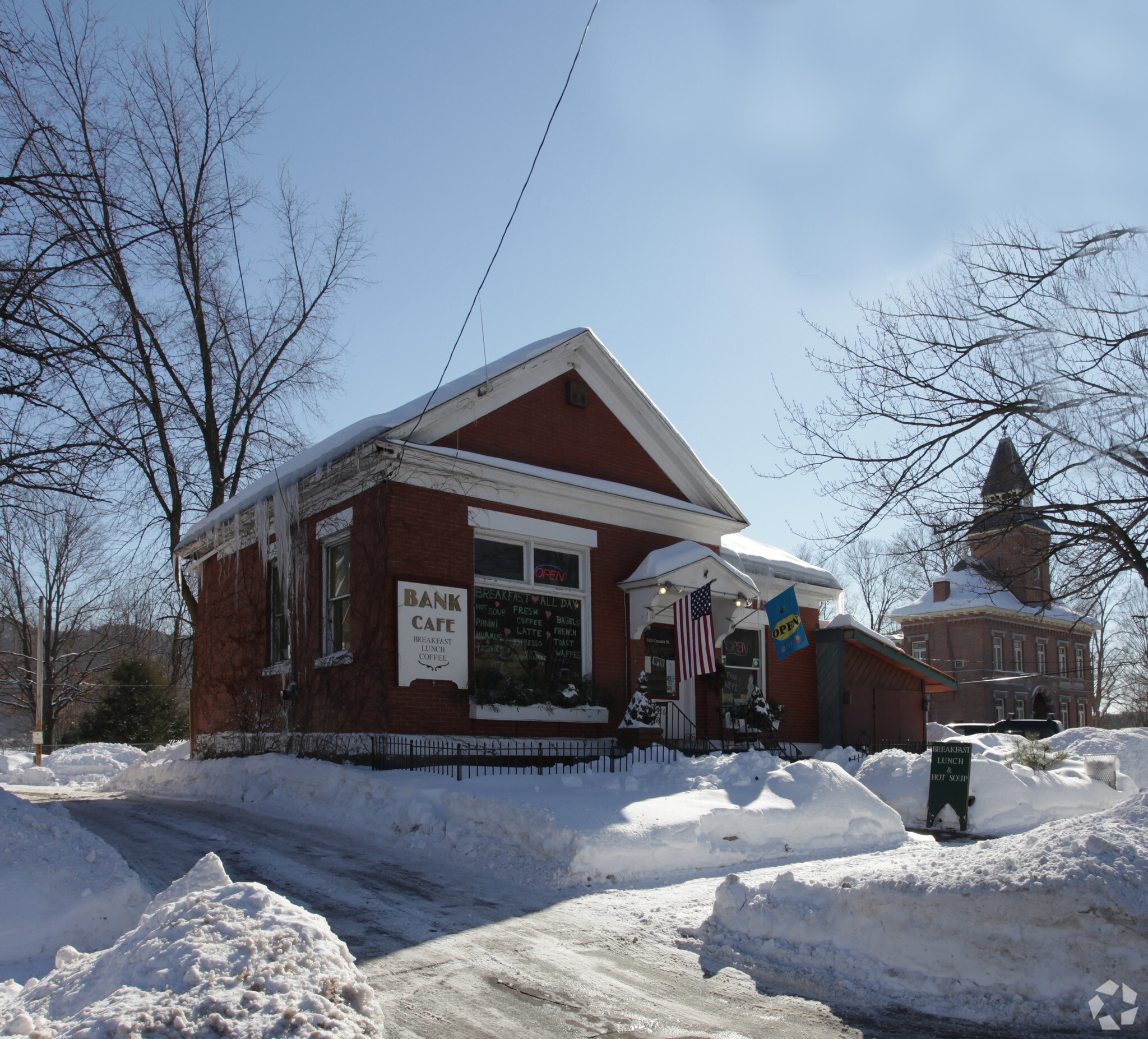 326 Canada St, Lake George, NY à vendre Photo du b timent- Image 1 de 1