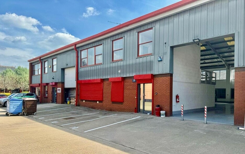 Waters Edge, Salford for lease - Building Photo - Image 2 of 4