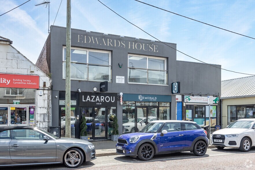 36-36A Talbot Rd, Pontyclun à louer - Photo du bâtiment - Image 2 de 3