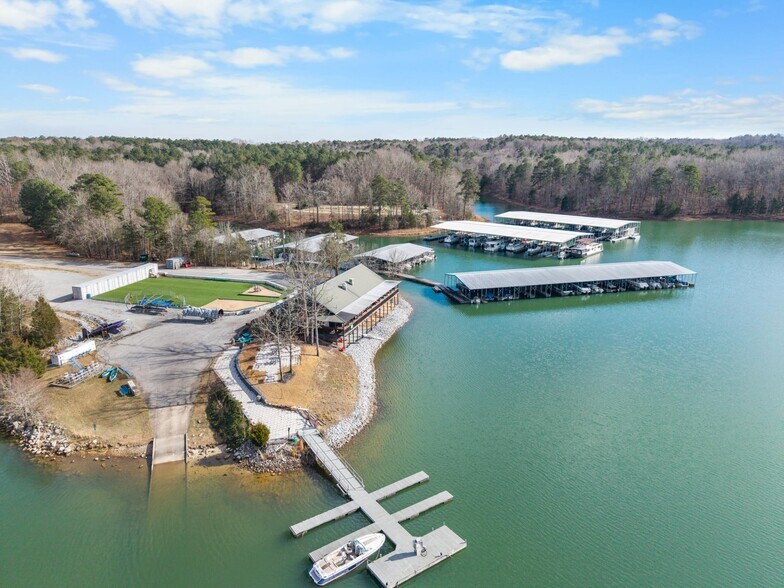 1155 Marina Rd, Elberton, GA à vendre - Photo du bâtiment - Image 2 de 24