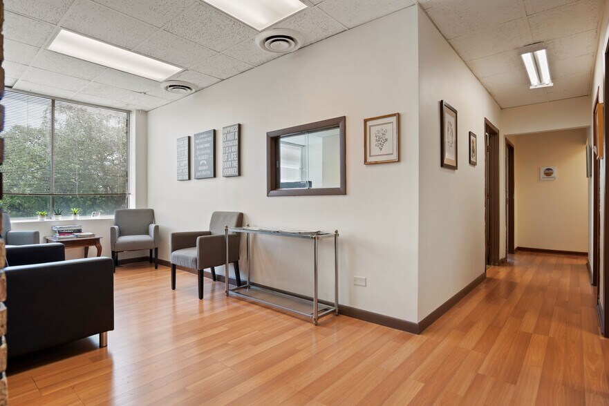 10540 S Western Ave, Chicago, IL à louer - Photo intérieure - Image 2 de 9