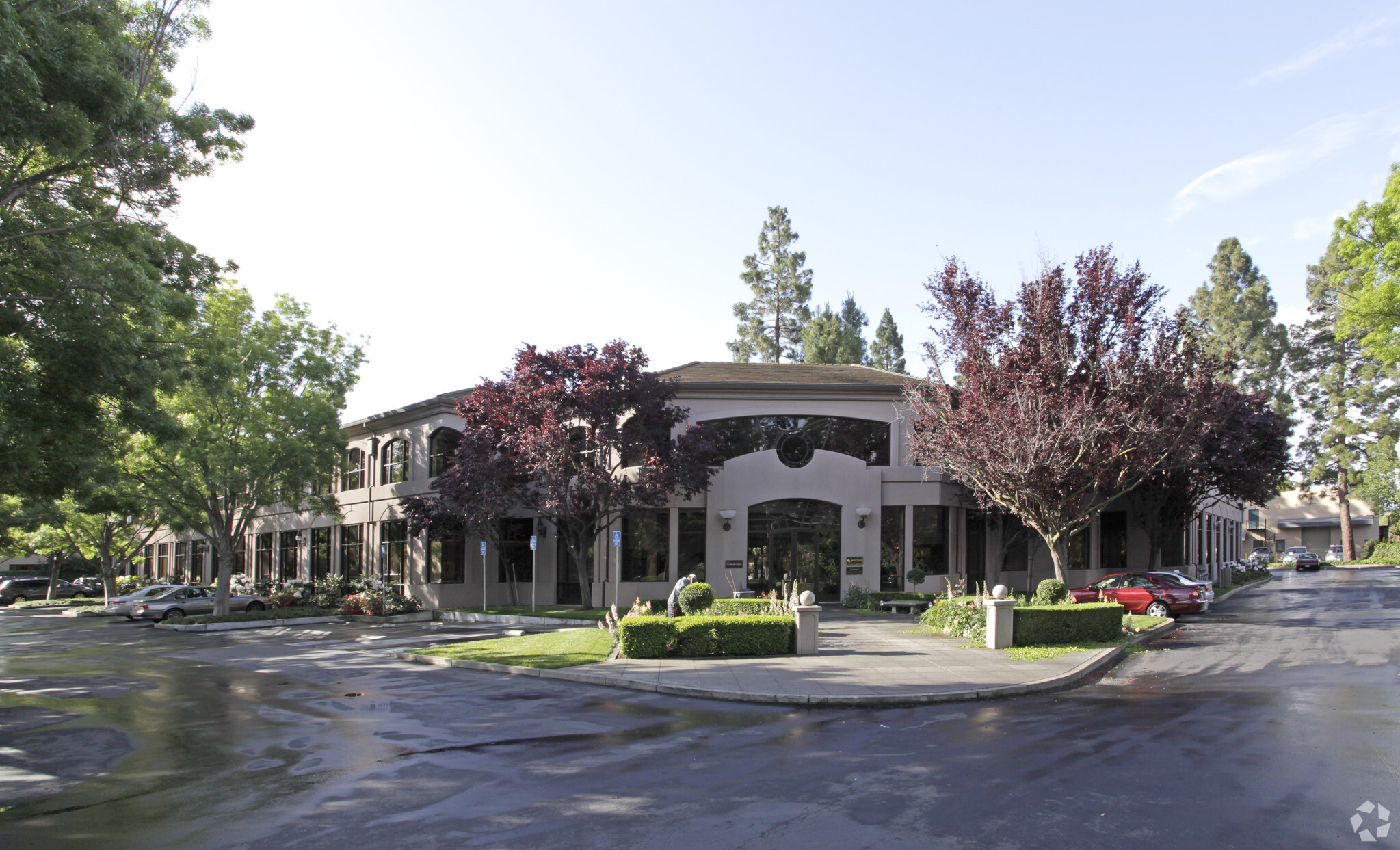 333 Middlefield Rd, Menlo Park, CA for lease Building Photo- Image 1 of 2