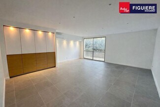 Plus de détails pour 8 Rue Achille Emperaire, Aix-en-Provence - Bureau à louer